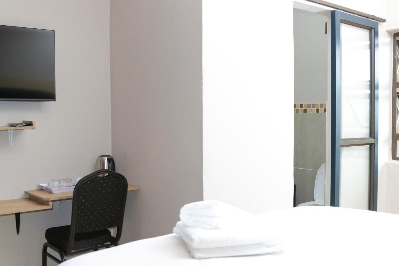 Early Riser Hotel เอซูลวินิ ภายนอก รูปภาพ